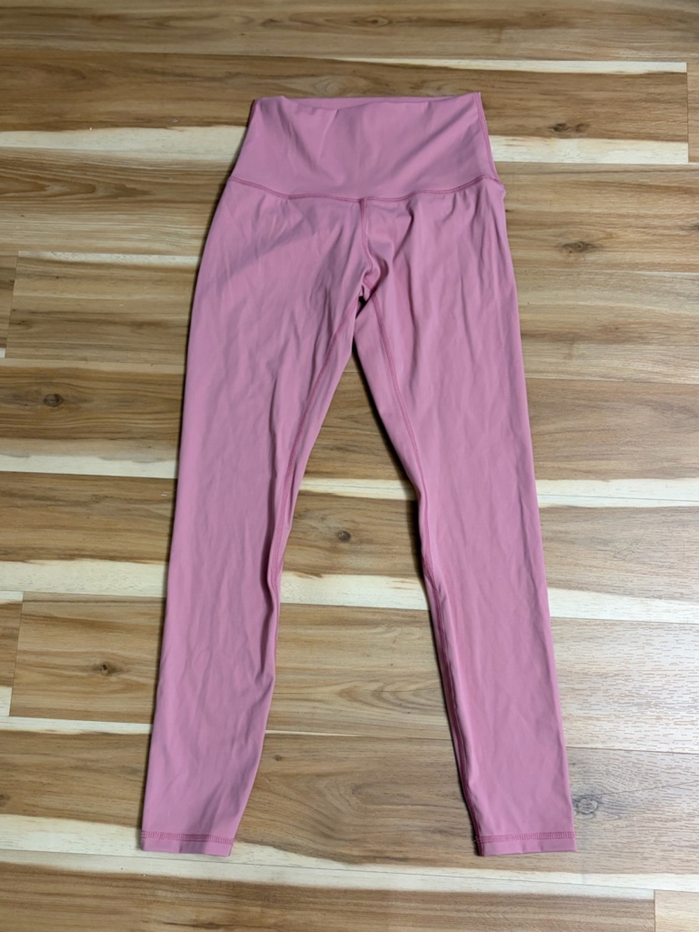 Women’s lululemon leggings size 4 pink